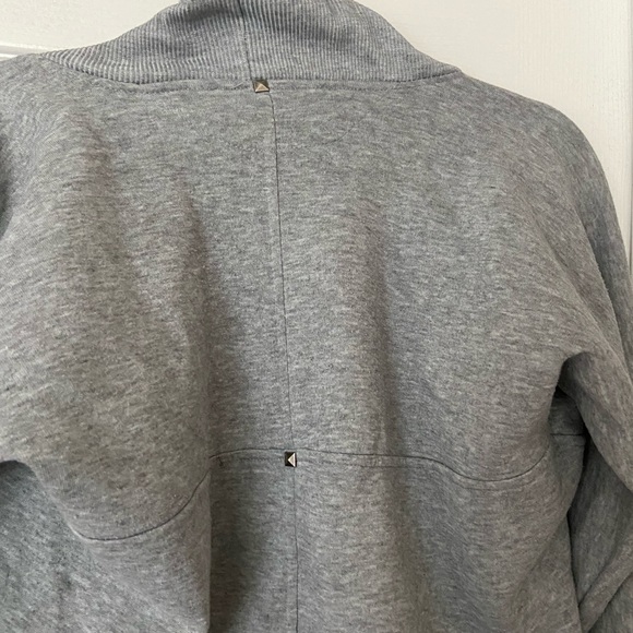 Grey Cardigan ❣️ - Picture 3 of 4